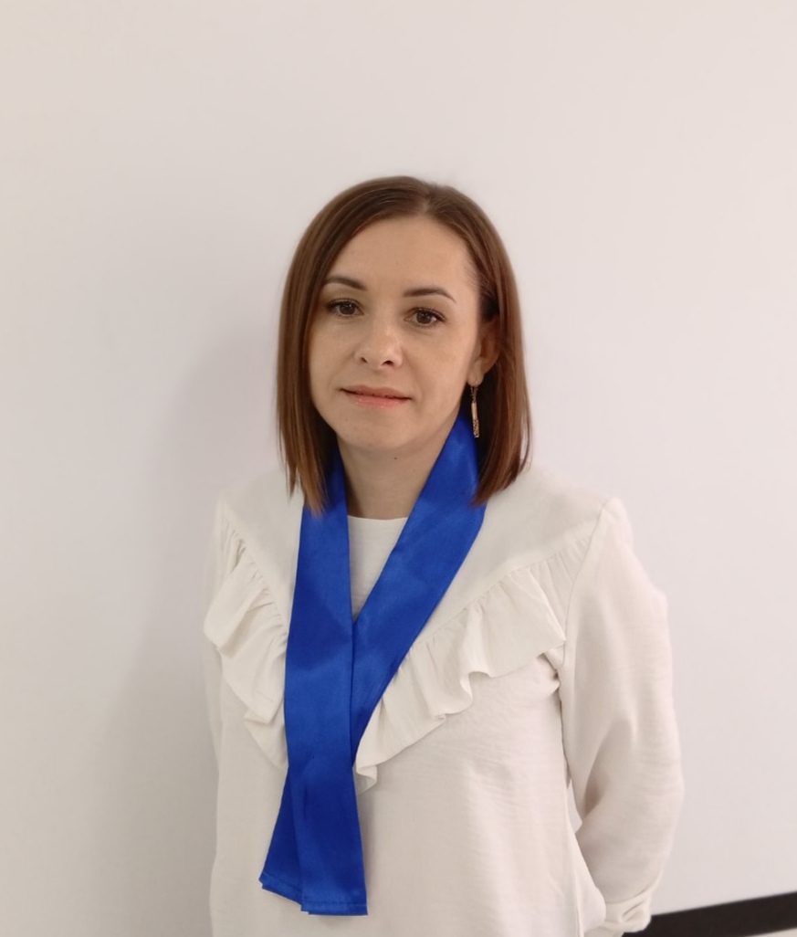 Педагогический работник Закирова Елена Олеговна.